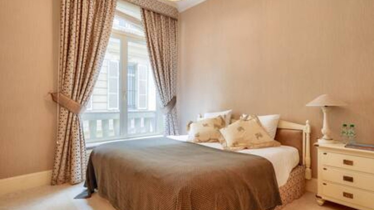 Photo of Bedroom in Champs-Elysees