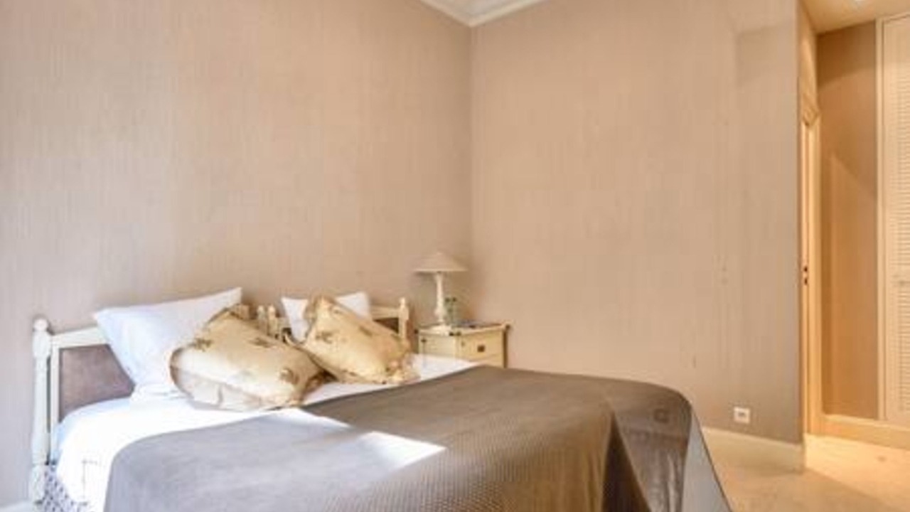 Photo of Bedroom in Champs-Elysees
