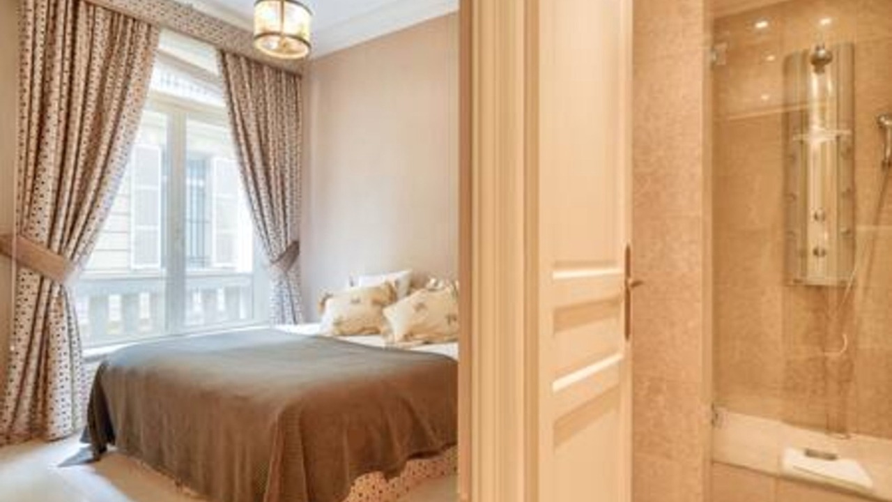 Photo of Bedroom in Champs-Elysees