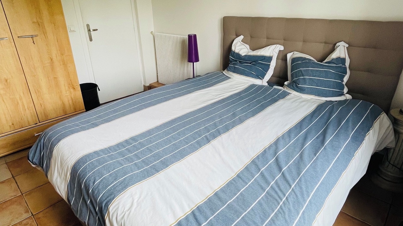 Photo of Bedroom in Suresnes