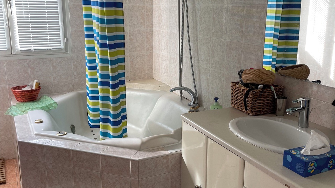 Photo of Bathroom in Suresnes