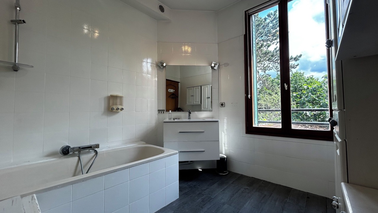 Photo of Bathroom in Saint-Denis