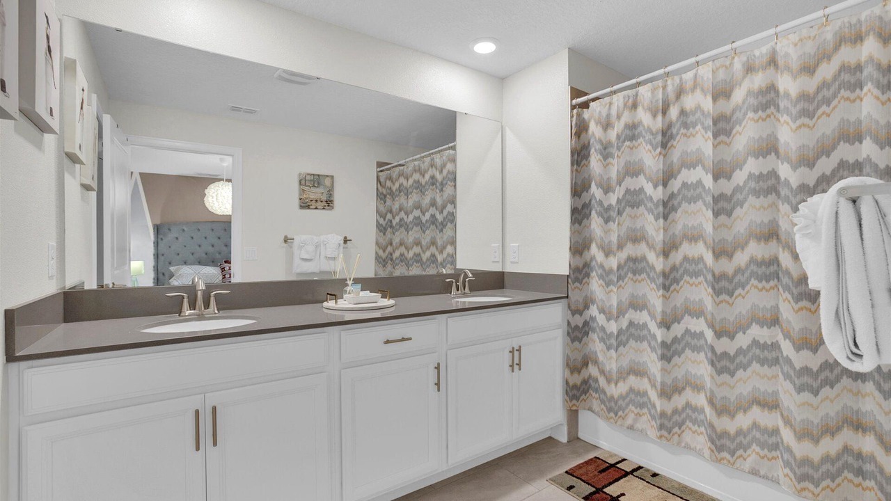 Photo of Bathroom in Bay Lake