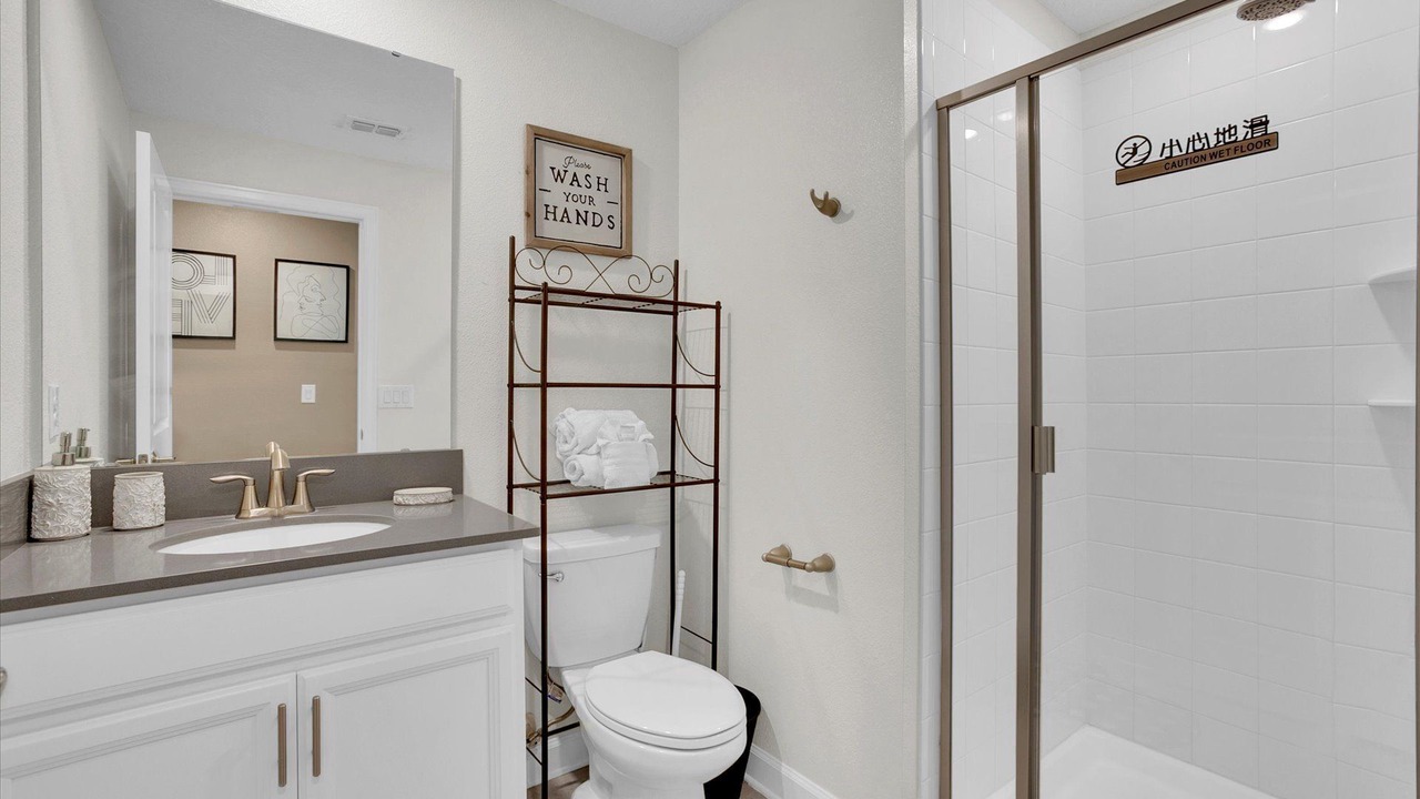 Photo of Bathroom in Bay Lake