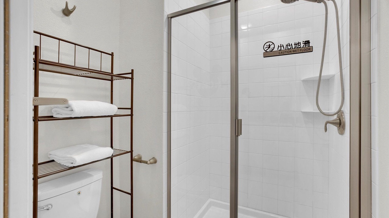 Photo of Bathroom in Bay Lake