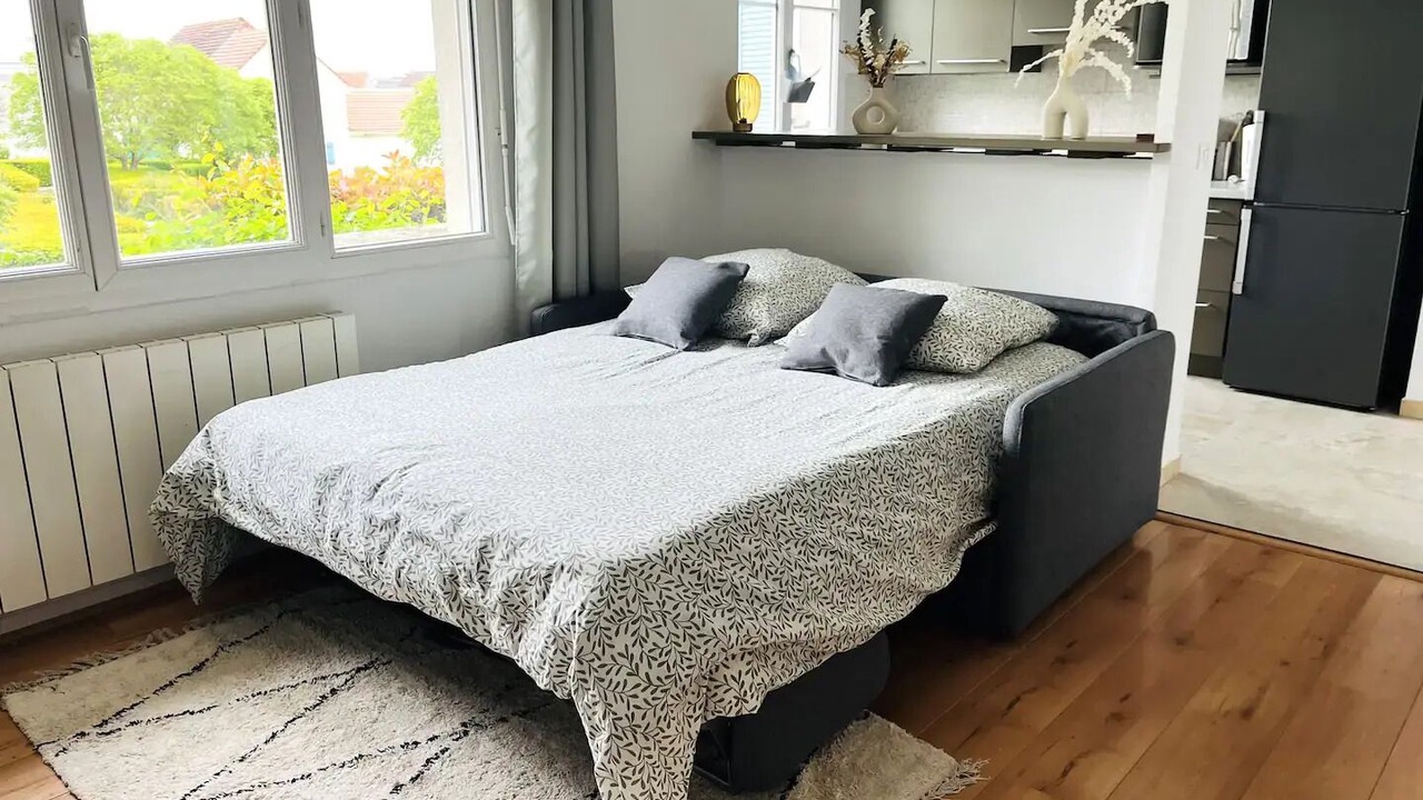 Photo of Bedroom in Magny-le-Hongre