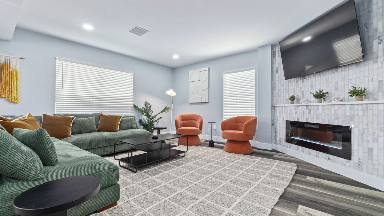 Photo of Livingroom in Town N County Park