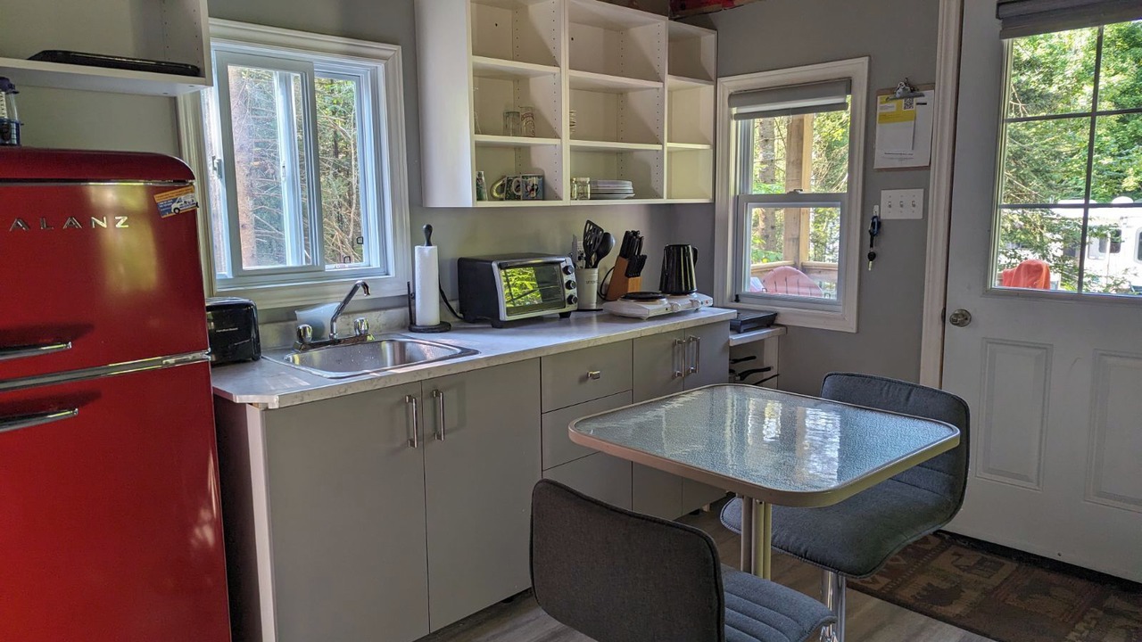 Photo of Kitchen in Unorganized Centre Parry Sound