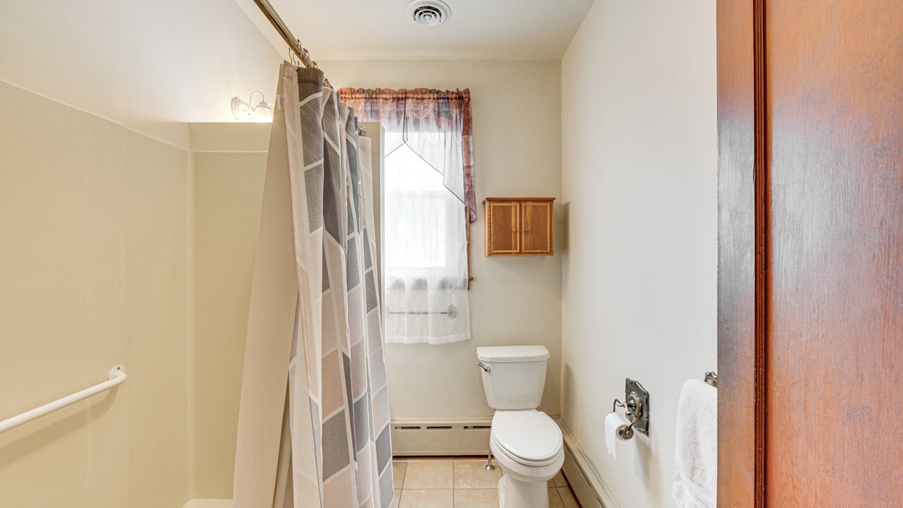 Photo of Bathroom in Palmyra
