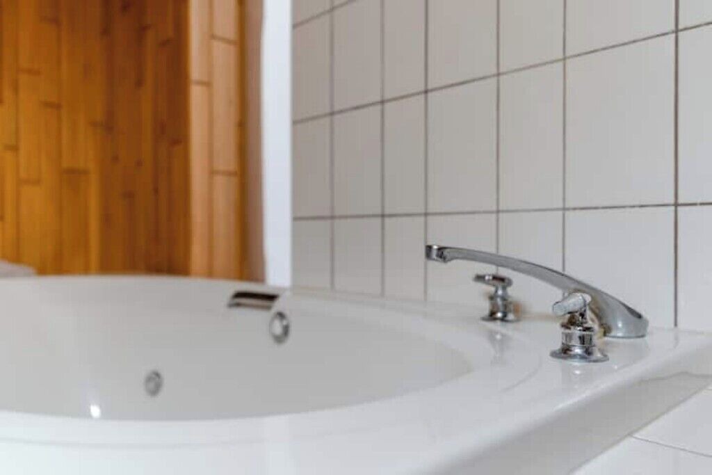 Photo of Bathroom in Mono