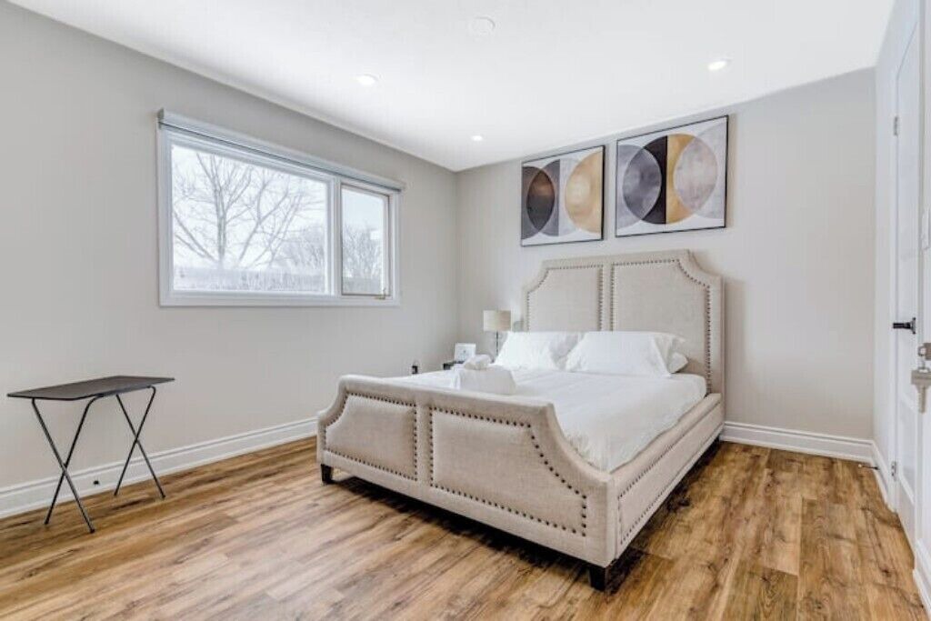 Photo of Bedroom in Mono