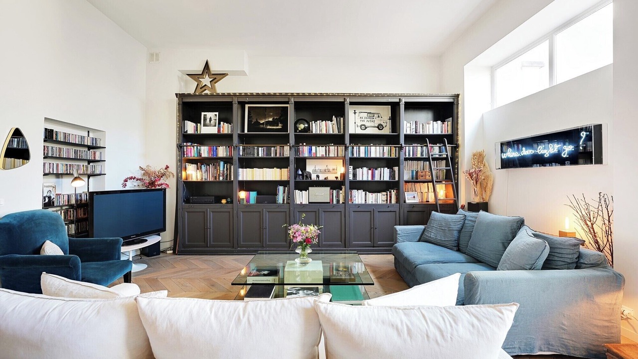 Photo of Livingroom in Archives