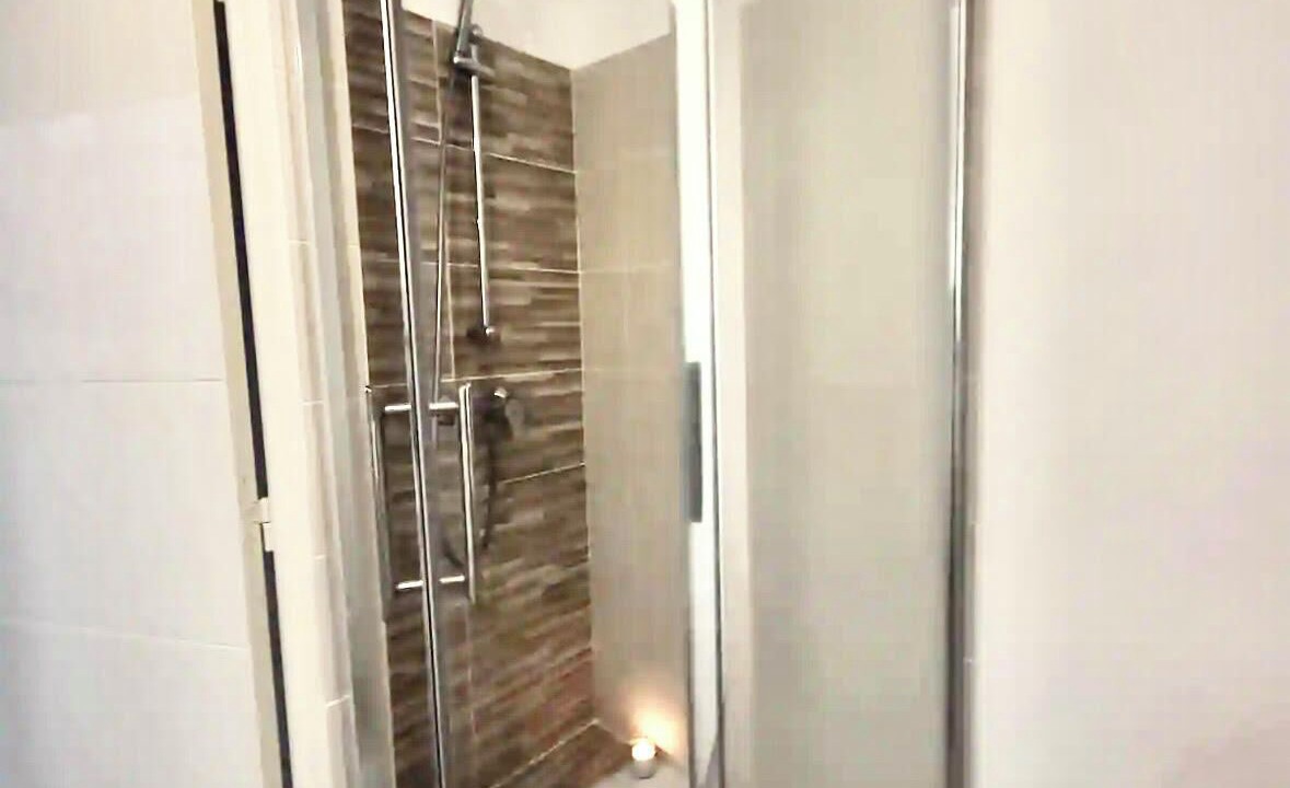 Photo of Bathroom in La Courneuve