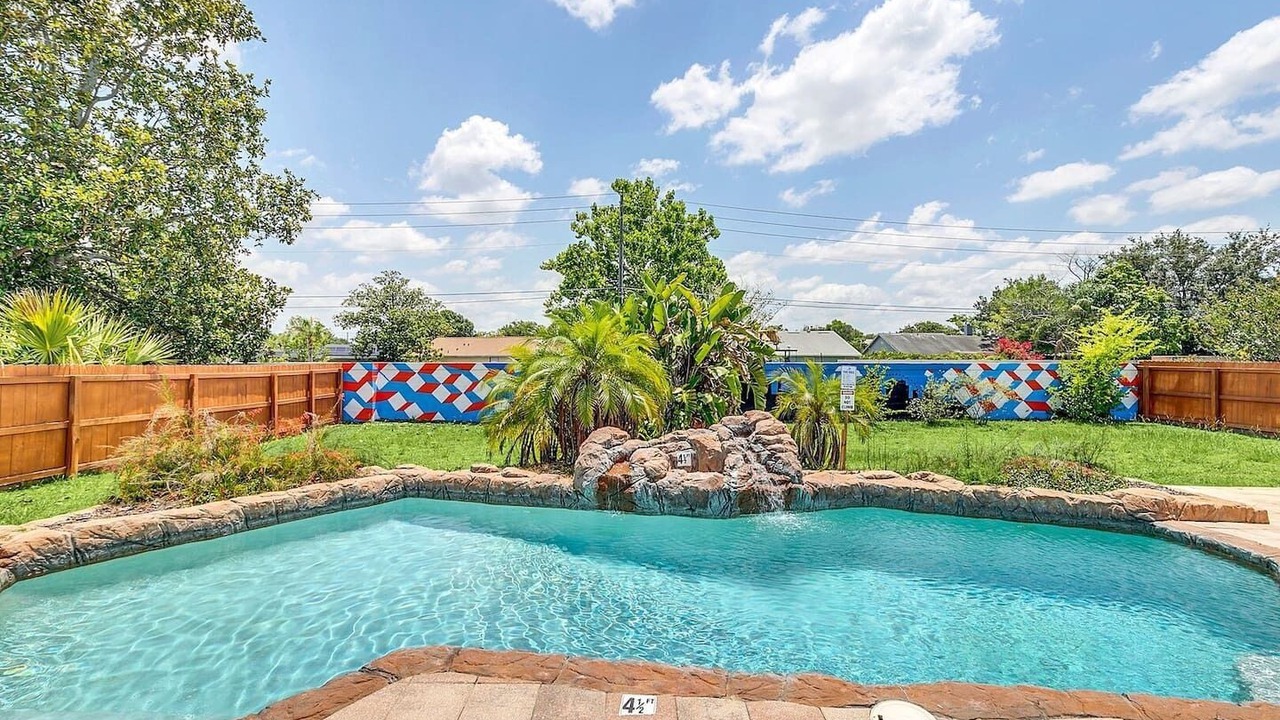 Photo of Outdoor in Goldenrod