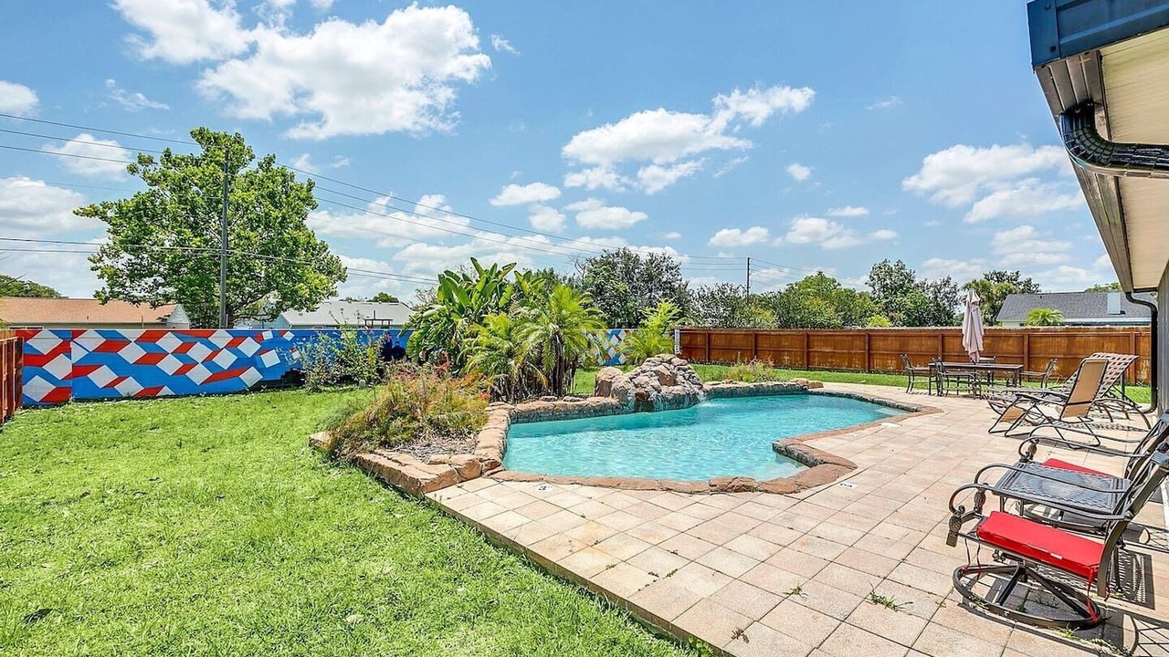 Photo of Outdoor in Goldenrod