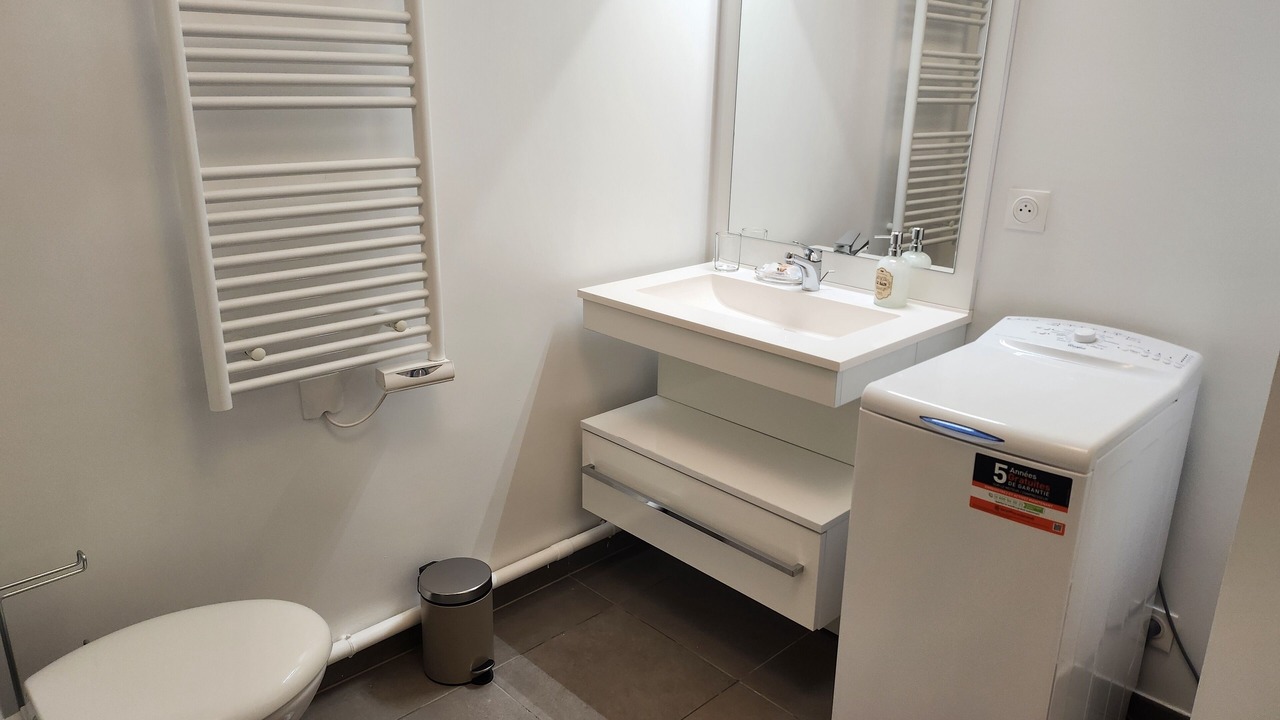 Photo of Bathroom in Les Puces de Saint-Ouen