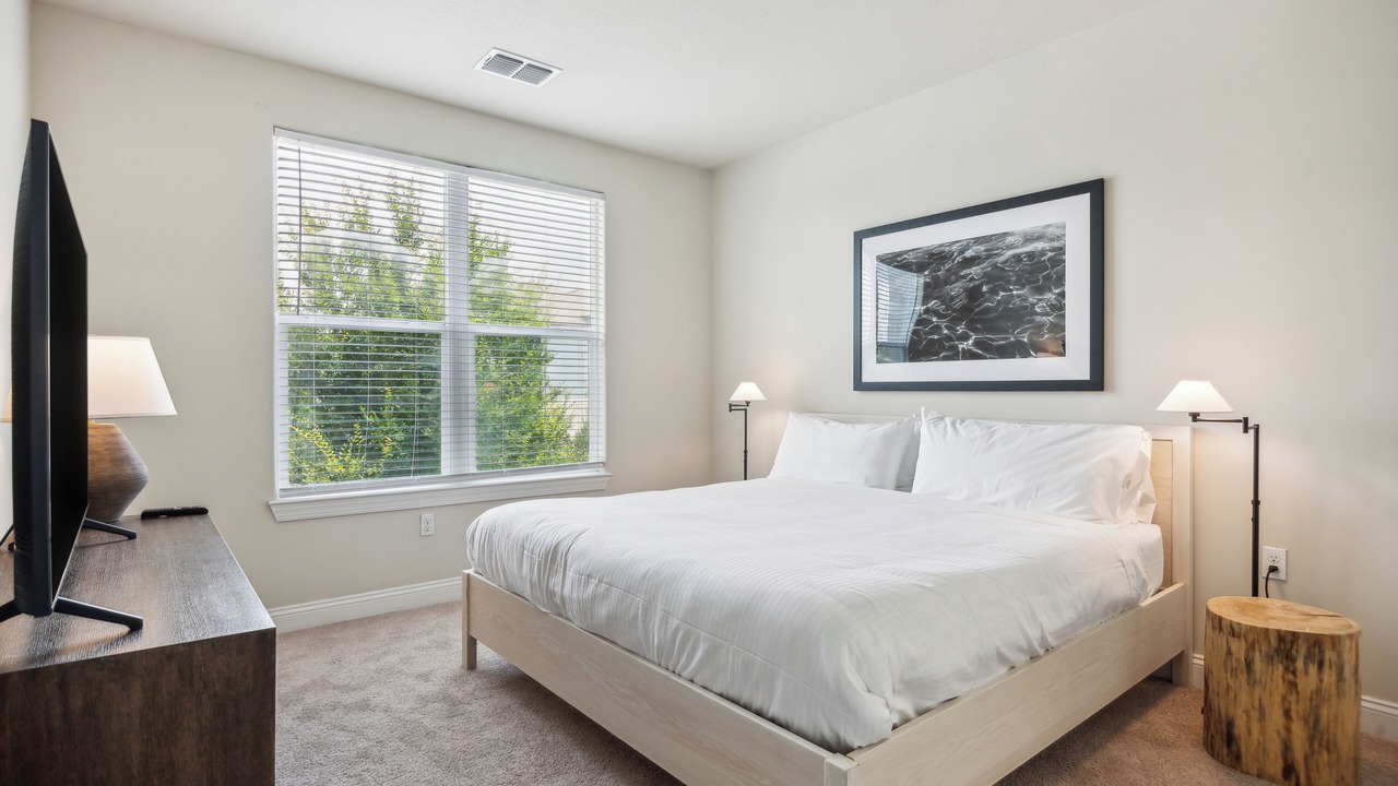 Photo of Bedroom in Florida Center North