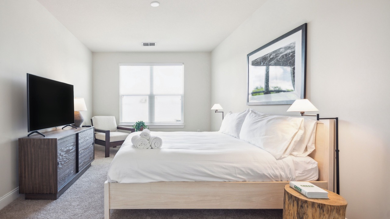 Photo of Bedroom in Florida Center North