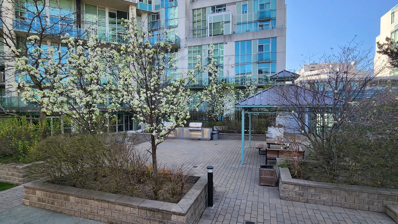 Photo of Patio Balcony in Downtown Mississauga