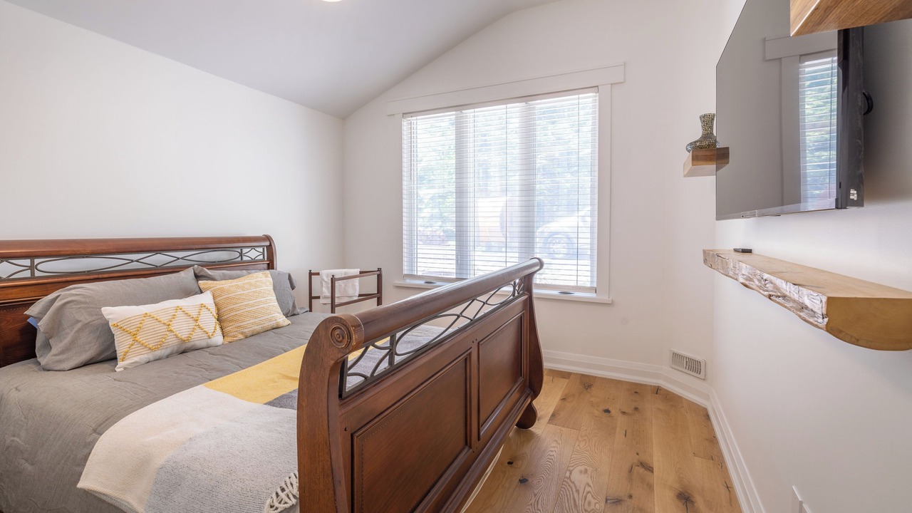 Photo of Bedroom in Dysart et al