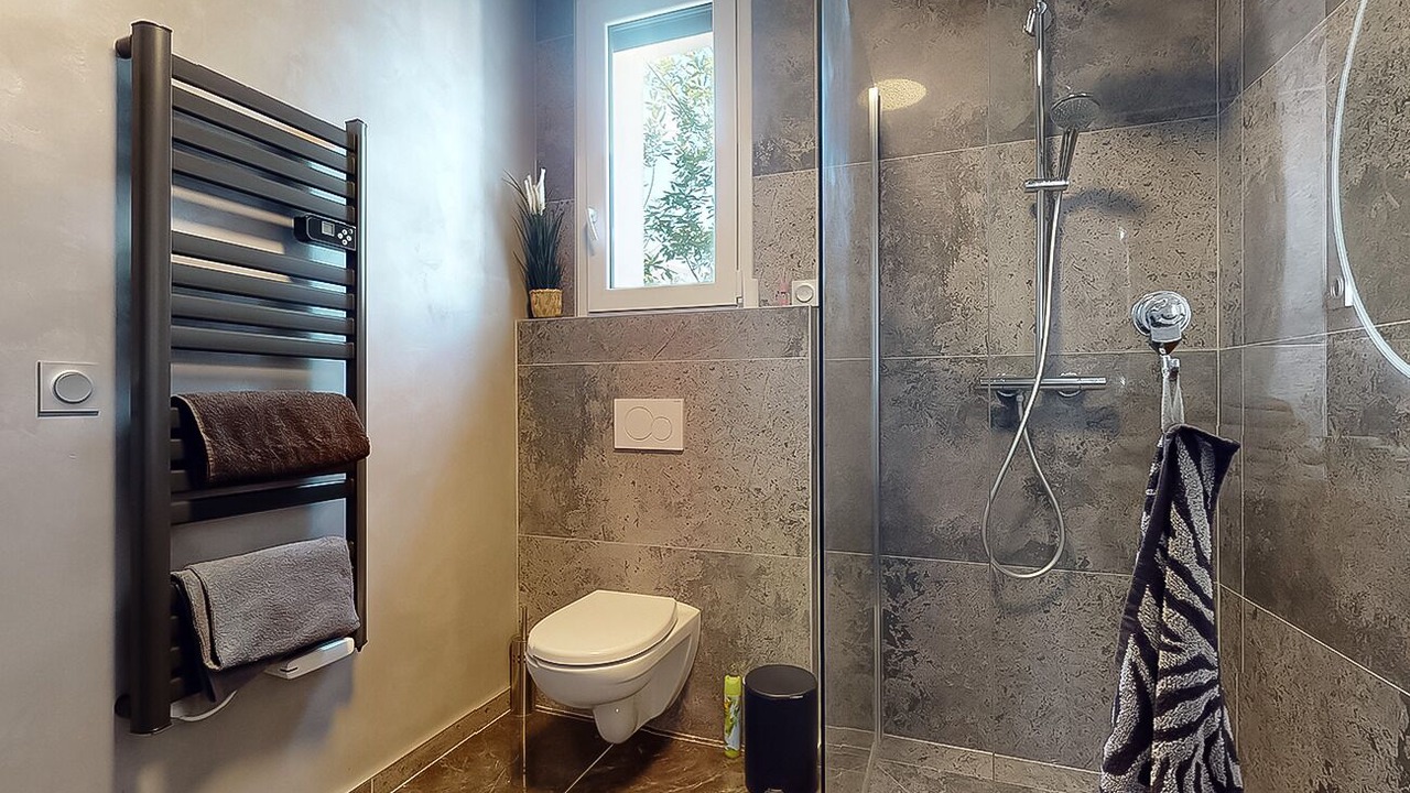 Photo of Bathroom in Epinay-sur-Seine
