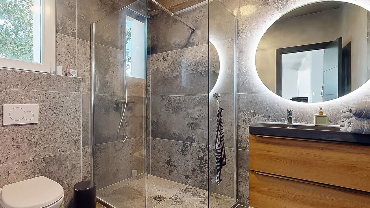 Photo of Bathroom in Epinay-sur-Seine