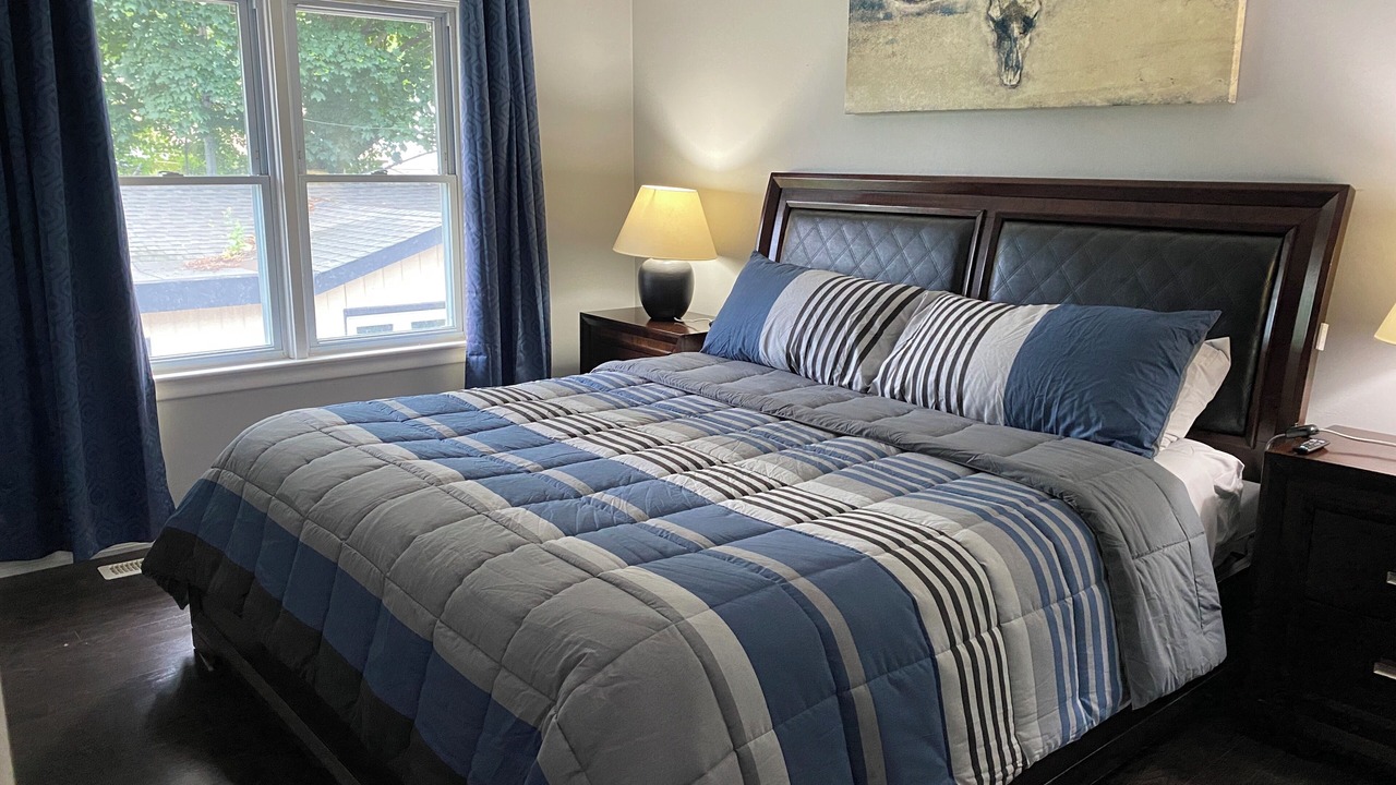 Photo of Bedroom in Lakeview