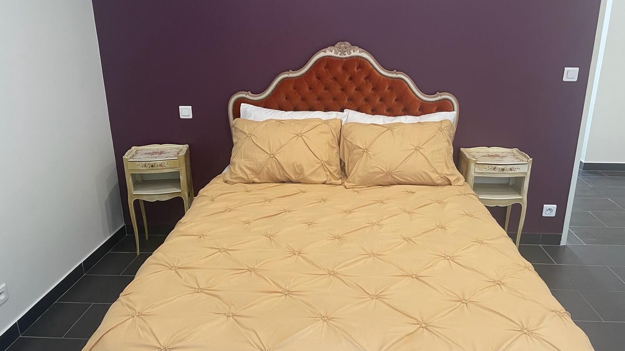 Photo of Bedroom in Villeneuve-le-Roi