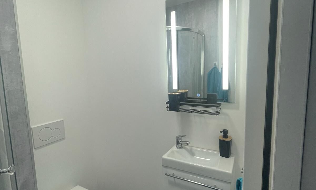 Photo of Bathroom in Villeneuve-le-Roi