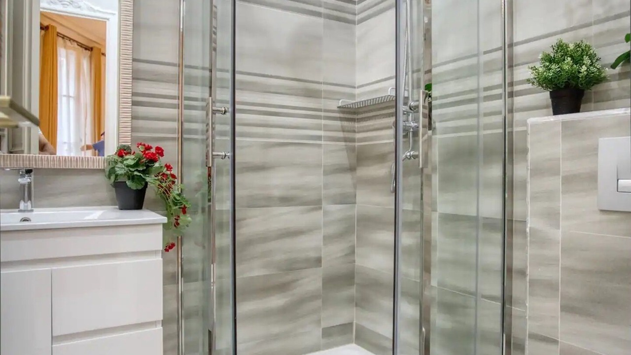 Photo of Bathroom in Chaussee-d'Antin