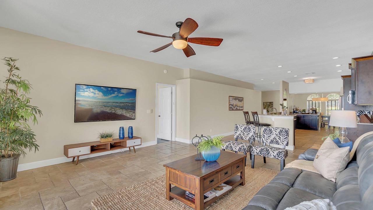 Photo of Livingroom in Mariner's VIllage