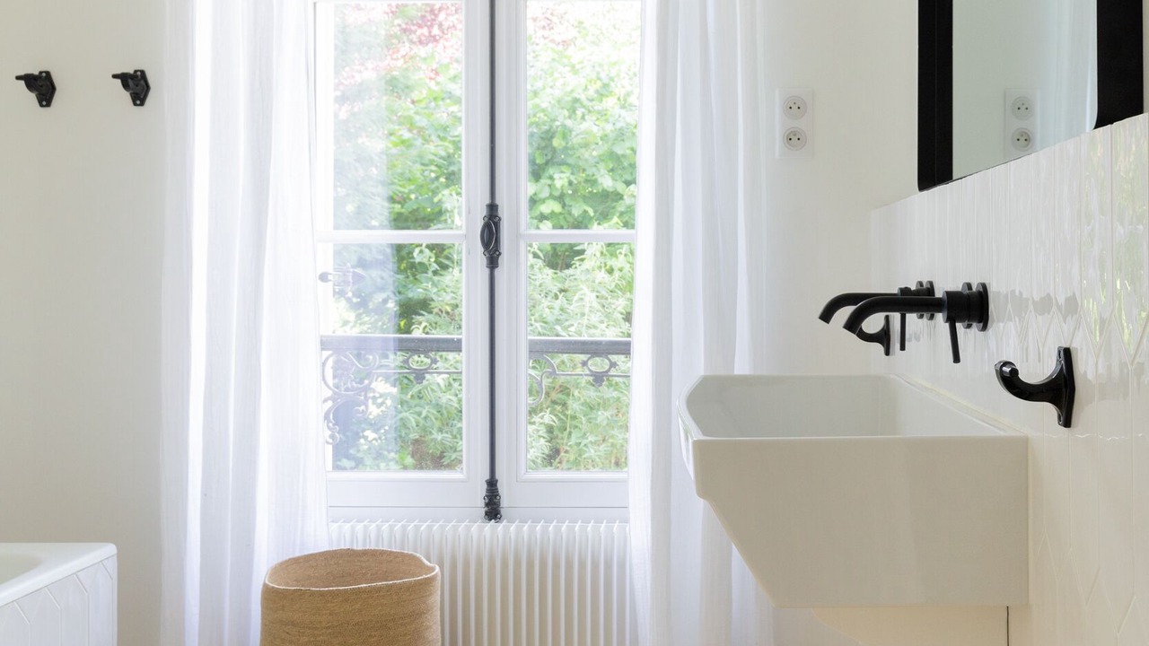 Photo of Bathroom in Sevres