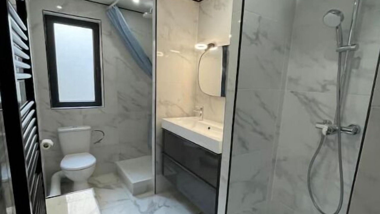 Photo of Bathroom in Aubervilliers