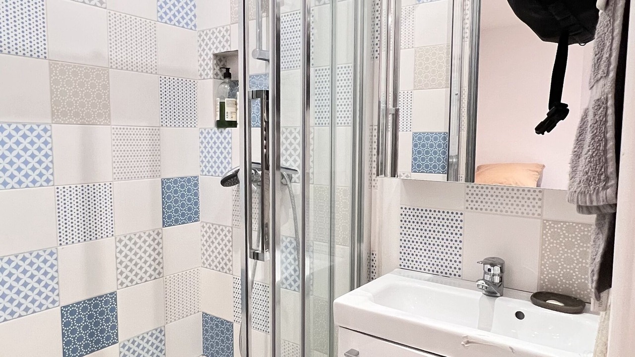 Photo of Bathroom in Les Puces de Saint-Ouen