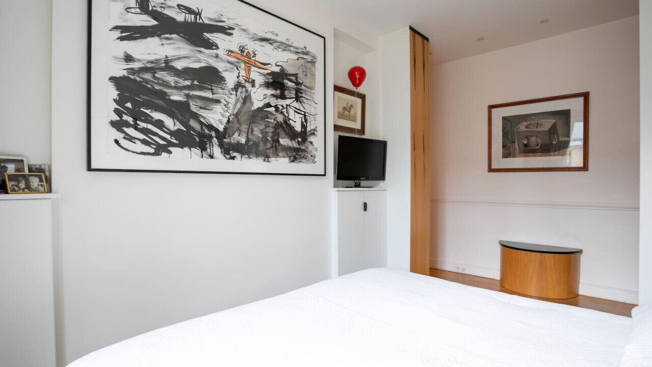 Photo of Bedroom in Champs-Elysees
