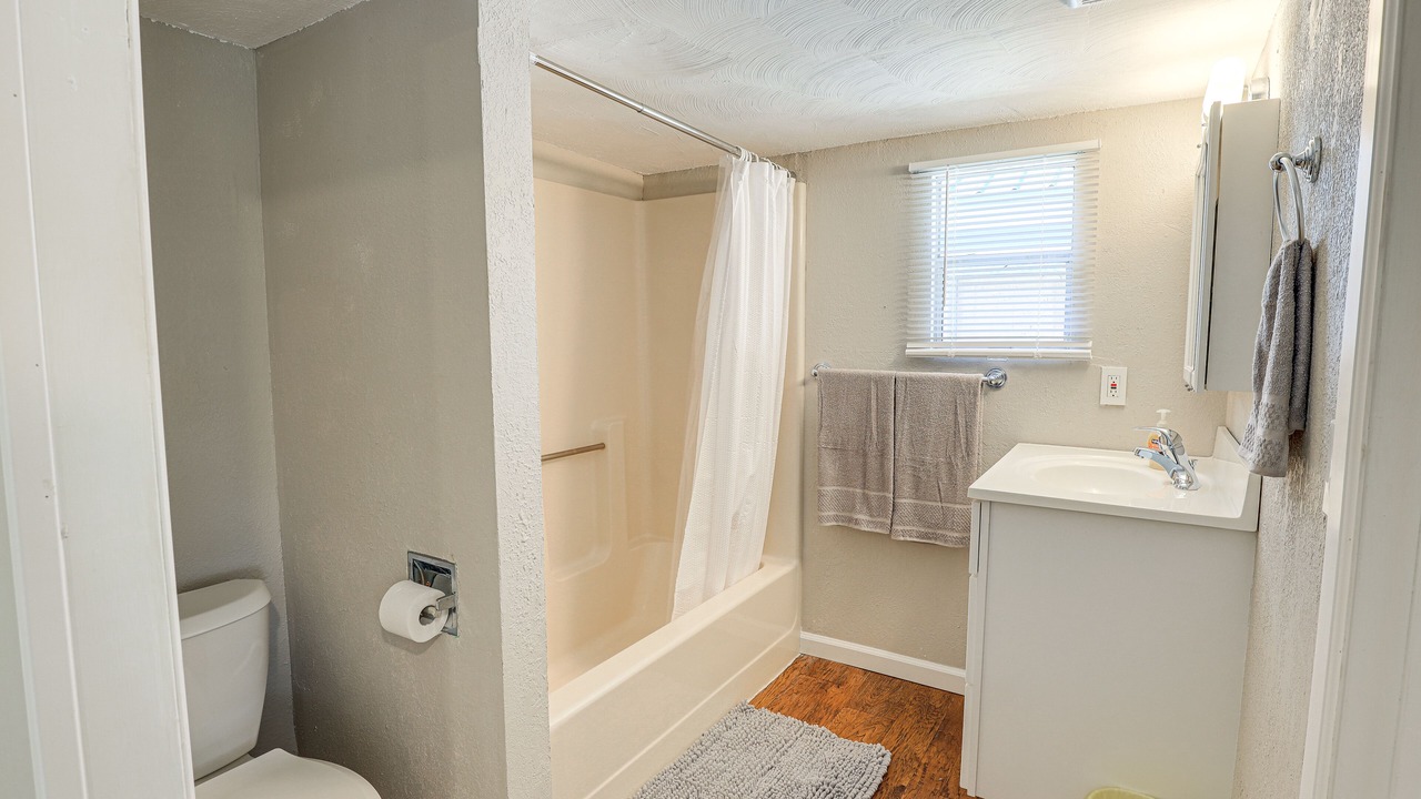 Photo of Bathroom in Okeechobee