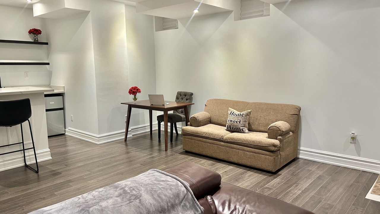 Photo of Livingroom in Churchill Meadows