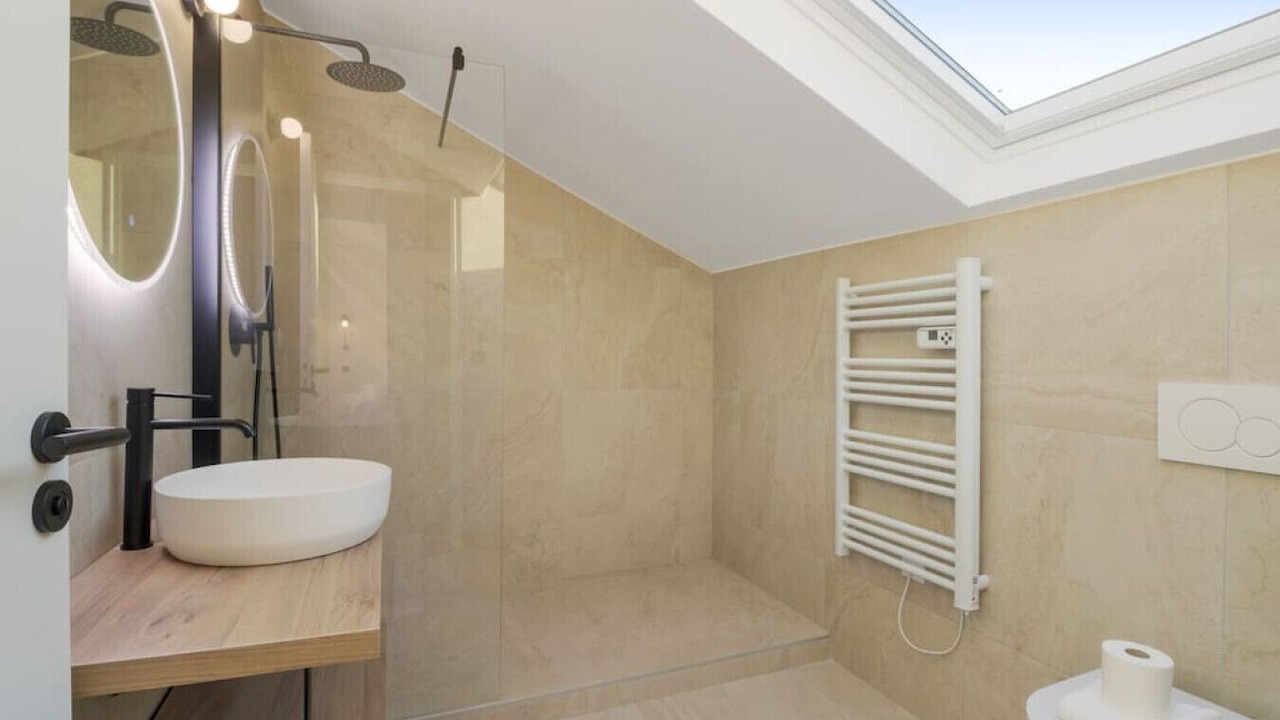 Photo of Bathroom in Charonne
