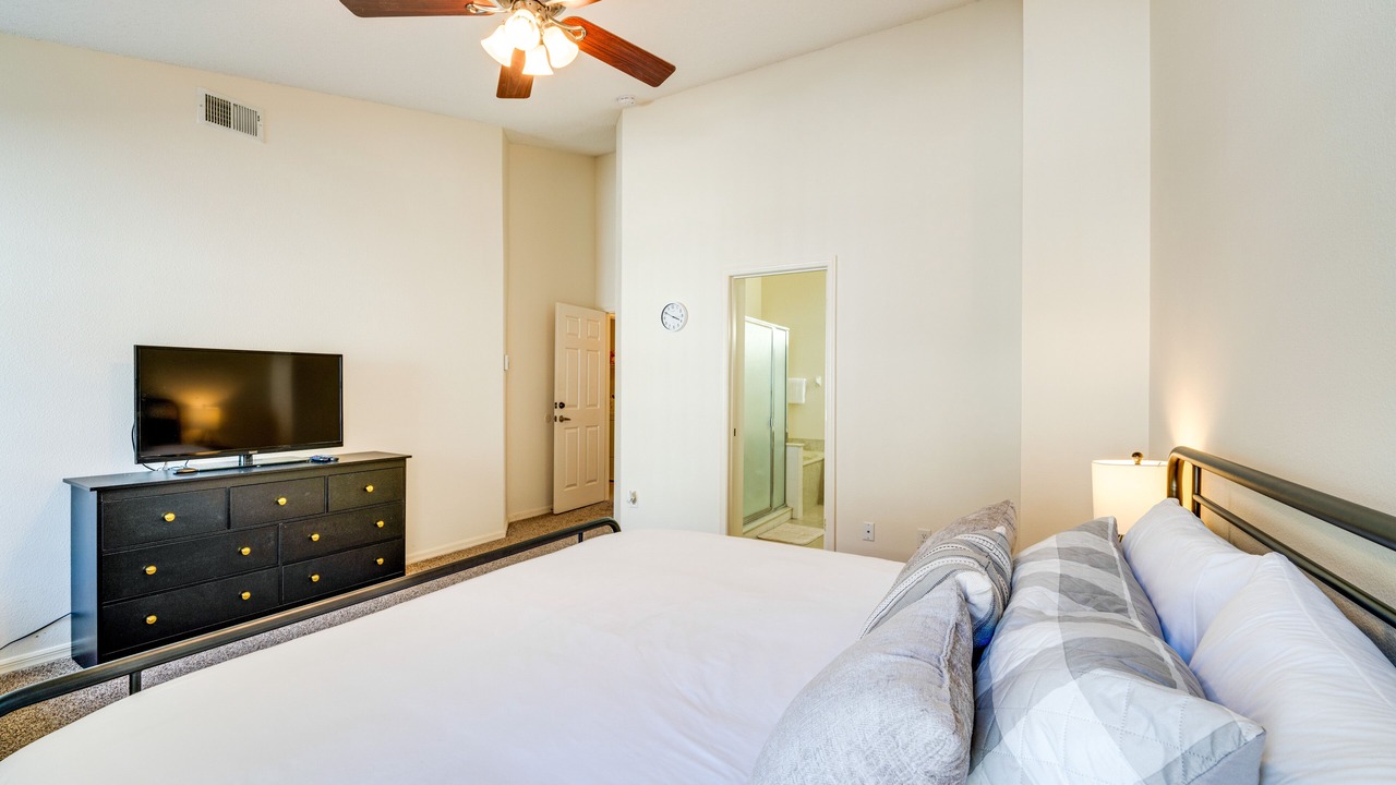 Photo of Bedroom in Lake Davenport Estates