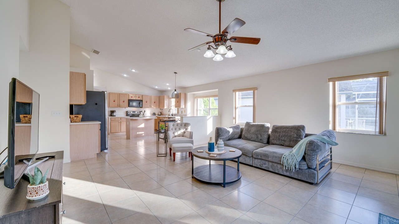 Photo of Livingroom in Lake Davenport Estates