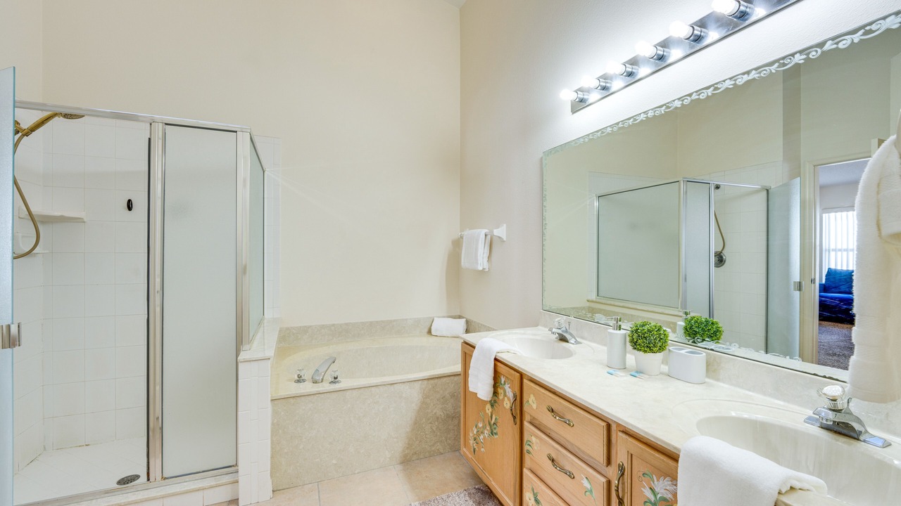 Photo of Bathroom in Lake Davenport Estates