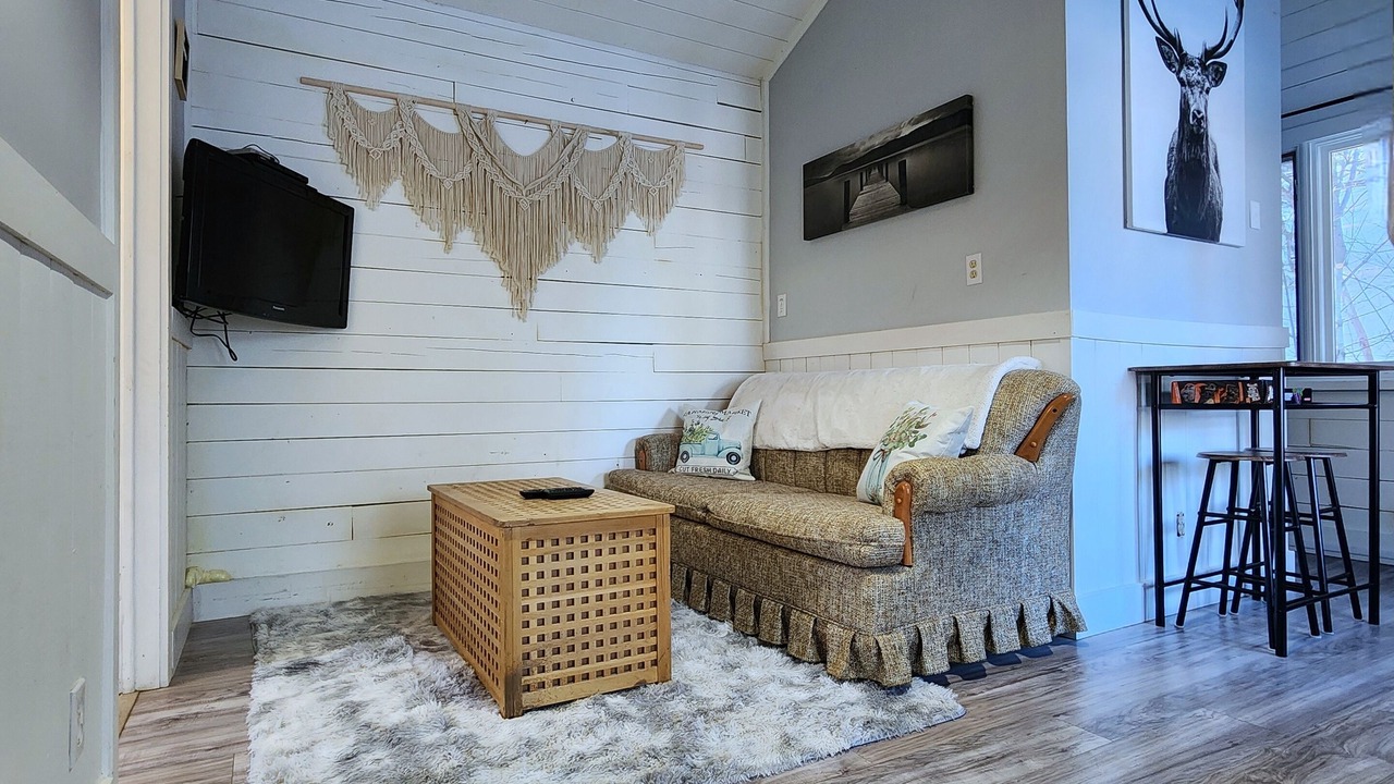 Photo of Livingroom in Hastings Highlands