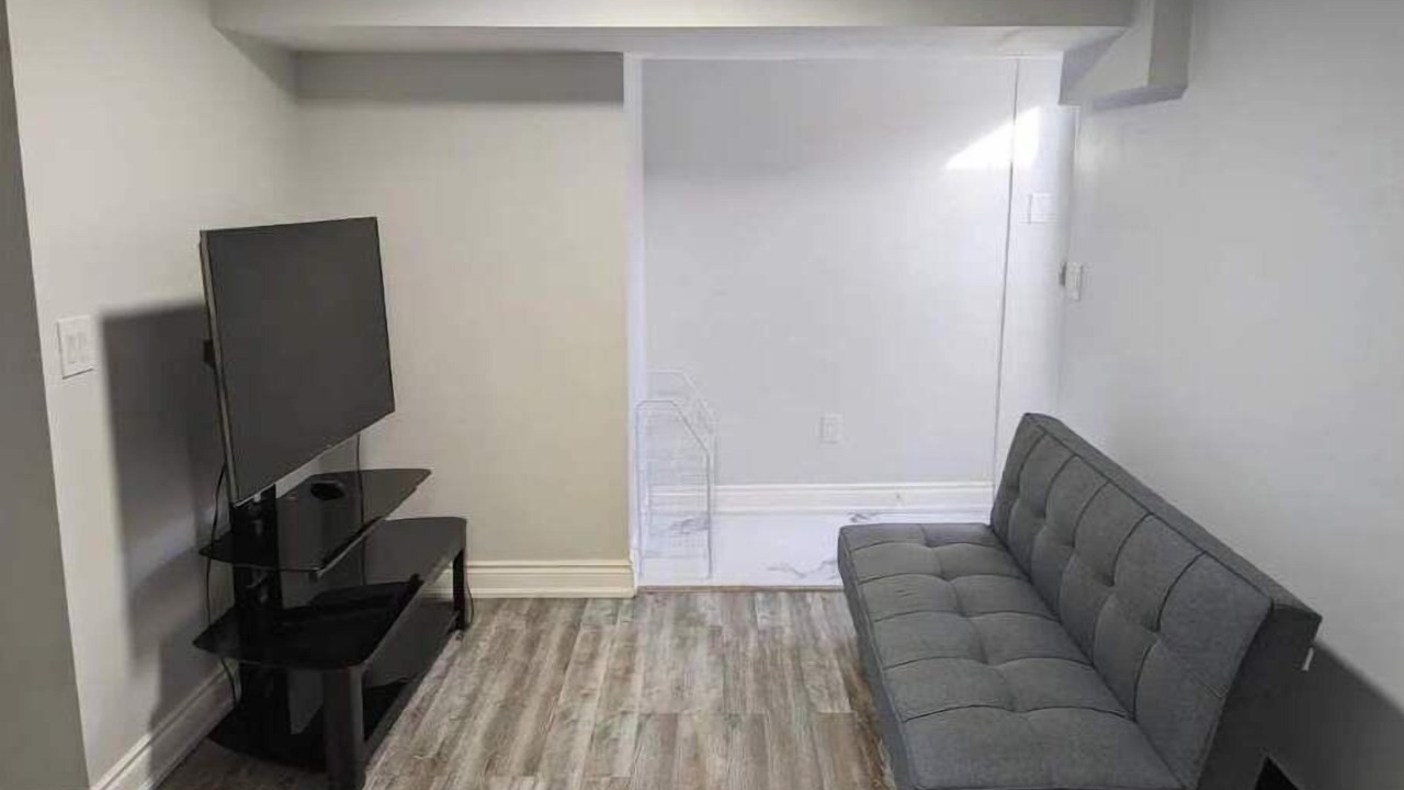 Photo of Livingroom in East Credit