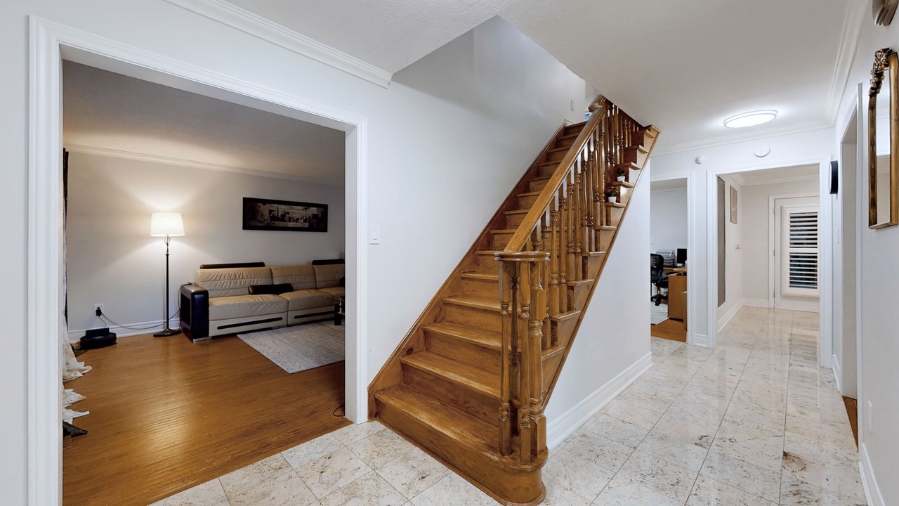 Photo of Livingroom in L'Amoreaux