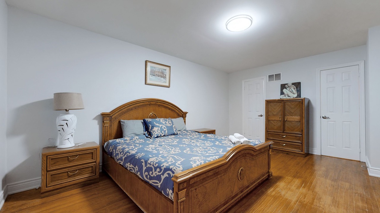 Photo of Bedroom in L'Amoreaux
