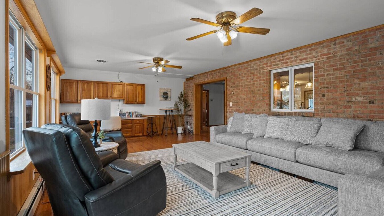 Photo of Livingroom in Mattawana
