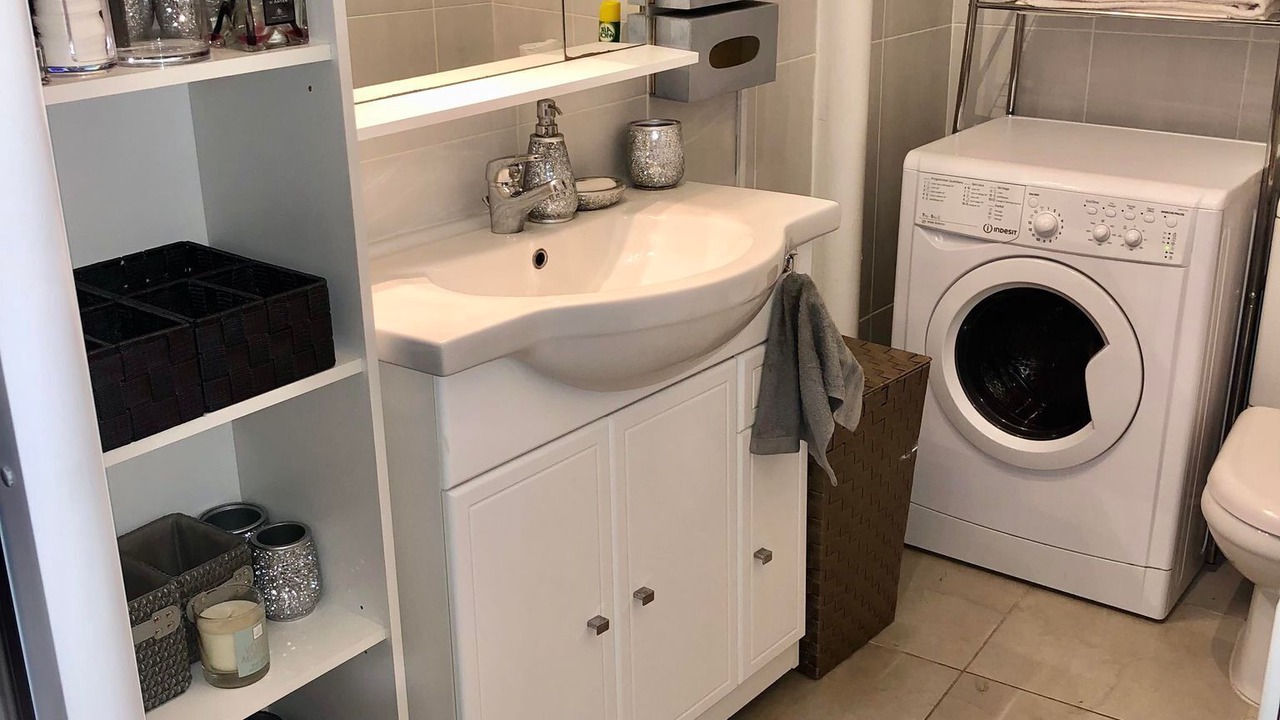 Photo of Bathroom in Republique–Point-du-Jour