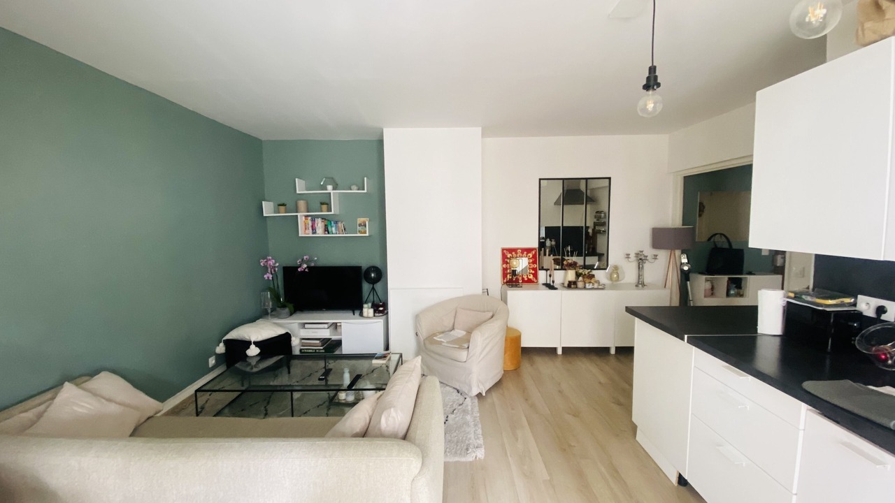 Photo of Livingroom in 15th Arrondissement