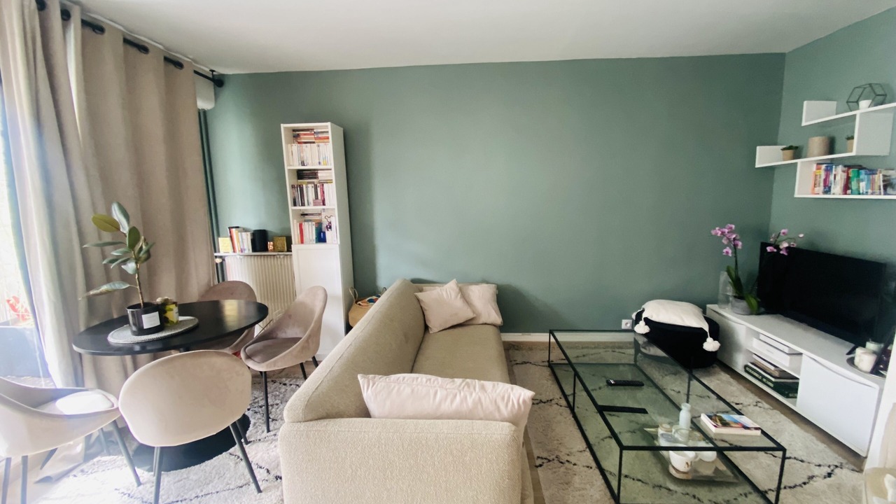 Photo of Livingroom in 15th Arrondissement
