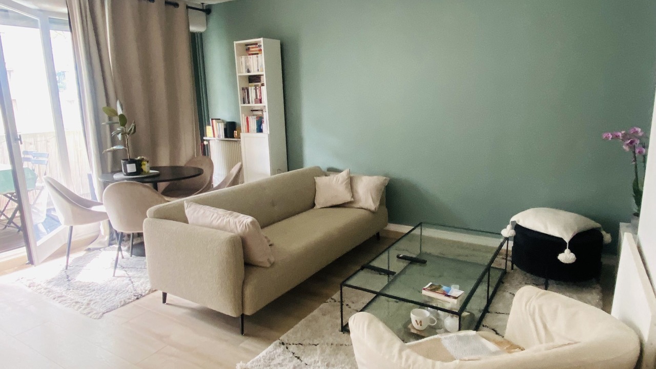 Photo of Livingroom in 15th Arrondissement